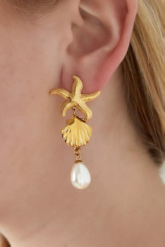 Örhängen med sjöstjärnor och snäckskal och pärla