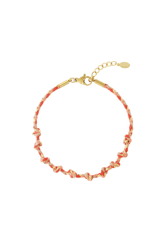 Flätat armband med sommarkänsla