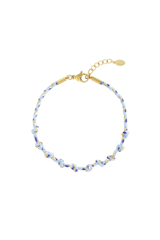 Flätat armband med sommarkänsla