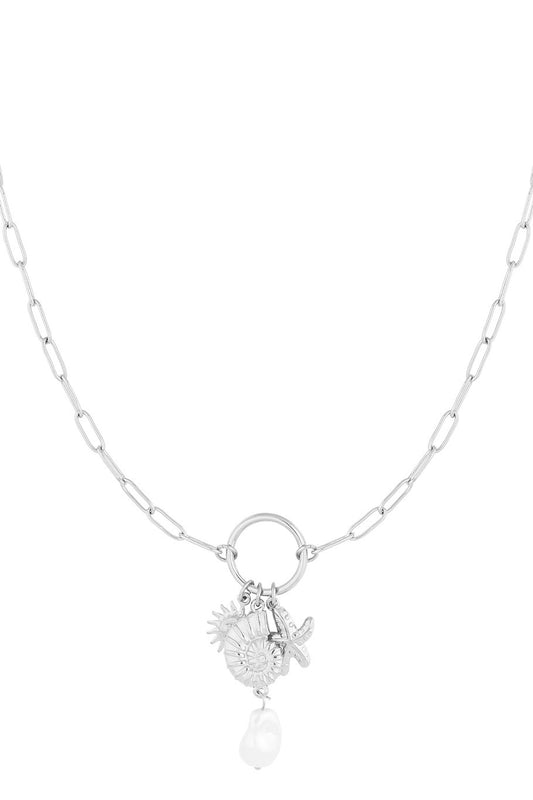 Halsband med berlocker