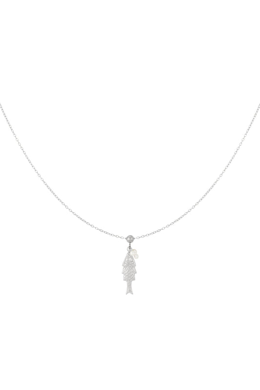Halsband med fiskhänge