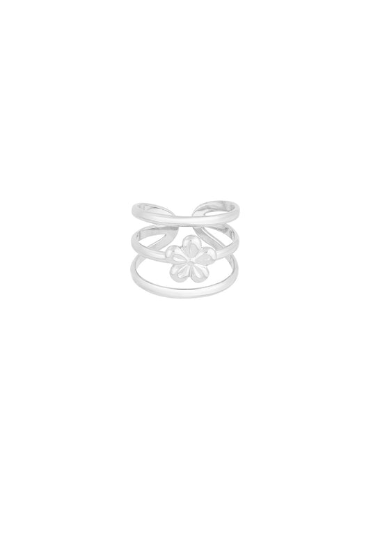 Trippelbandsring med blomstermotiv
