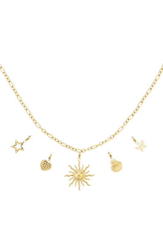 Halsband med sol- och strandberlocker