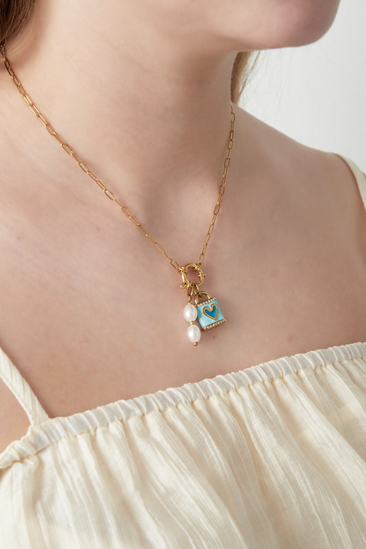 Halsband med västerländsk charm