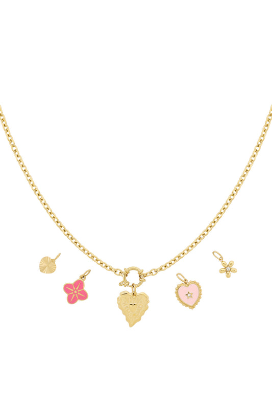 Halsband med hjärtberlock och rosa detaljer