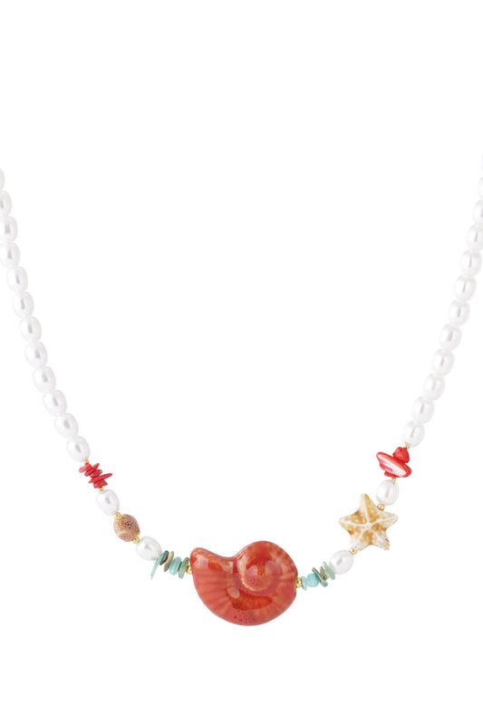 Keramiskt snäckhalsband med pärlor och sjöstjärnor
